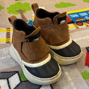 Sorel Kids Boots in Brown and Black